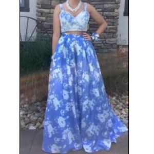 Beautiful floral blue prom dress. Size 10. Lace and beaded detail top.